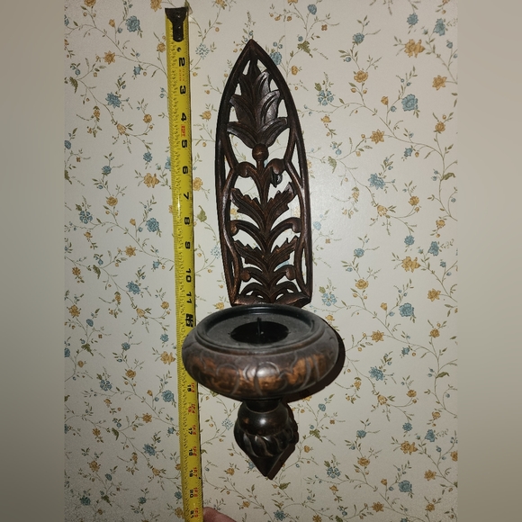 Handcarved sconce pair, 17" height, 5"width. Great Condition. - Picture 2 of 9